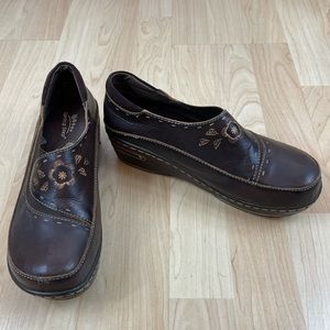 Spring Step L’Artiste “ Burbank” Brown Leather Embroidered Clogs